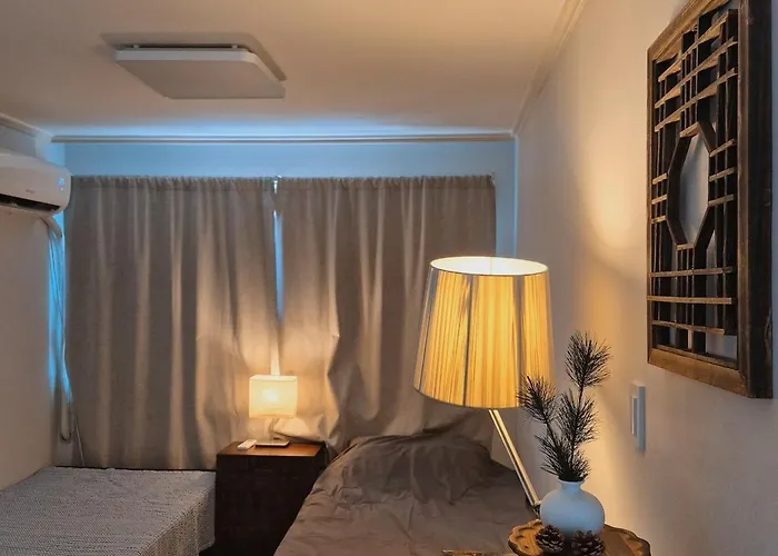 1newly Opened, Prime Bukchon Location, Hanok Village View, 56 Sqm, 8 Min To Anguk Station, Sleeps Up To 6 *