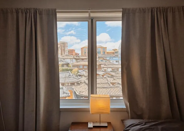 1newly Opened, Prime Bukchon Location, Hanok Village View, 56 Sqm, 8 Min To Anguk Station, Sleeps Up To 6