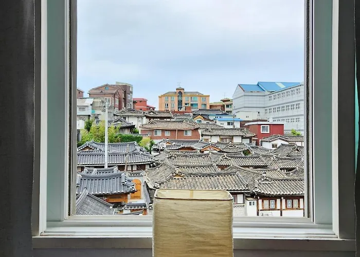 1newly Opened, Prime Bukchon Location, Hanok Village View, 56 Sqm, 8 Min To Anguk Station, Sleeps Up To 6 * ソウル特別市