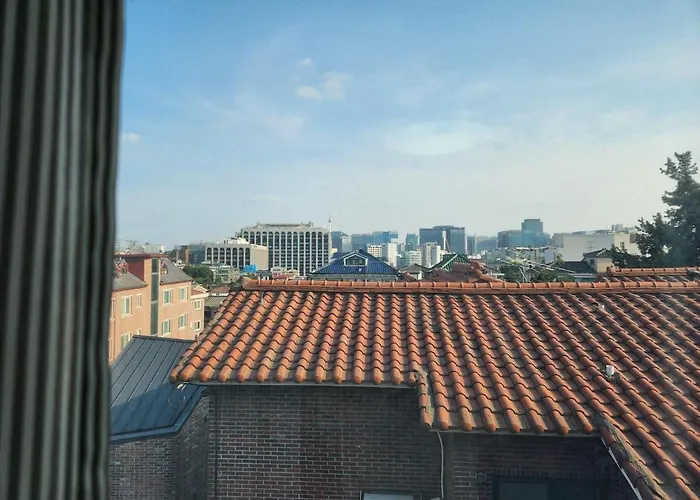 1newly Opened, Prime Bukchon Location, Hanok Village View, 56 Sqm, 8 Min To Anguk Station, Sleeps Up To 6 *